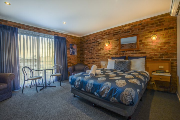 Room 15 of 96