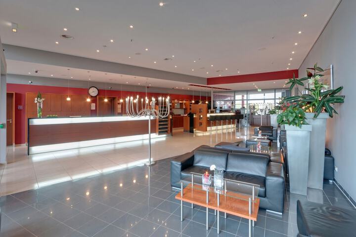 Entrance & Lobby