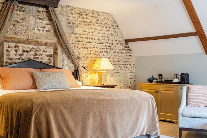 Room 44 of 125