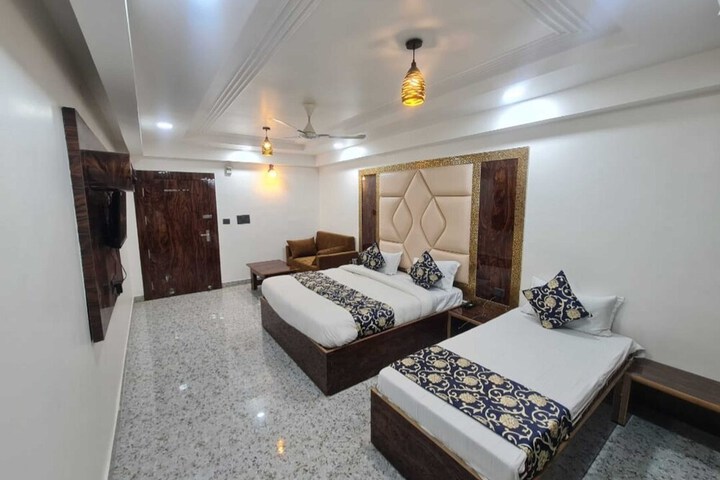 Room 8 of 30