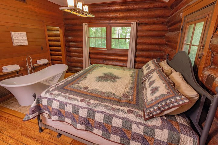 Room 8 of 28