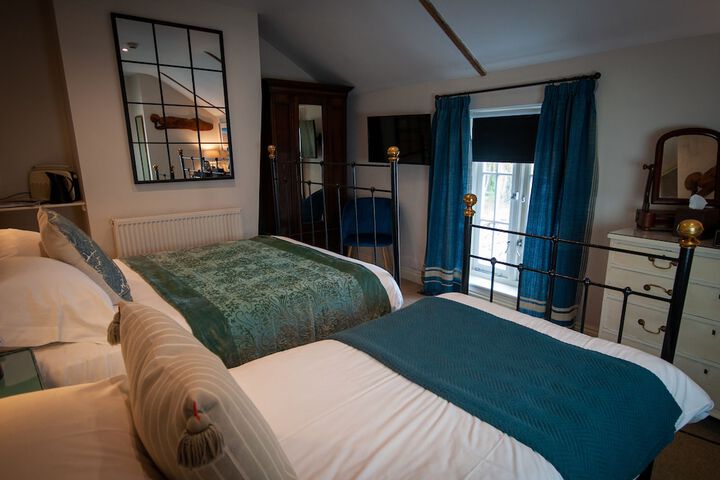 Room 8 of 30