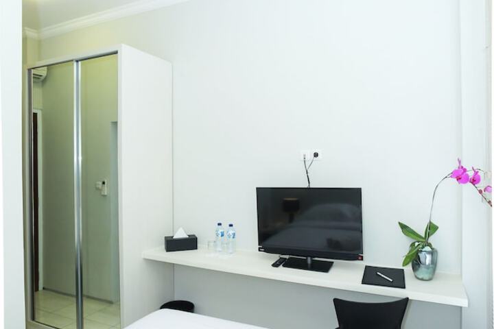 Room 18 of 31