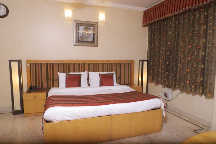 Room 10 of 22