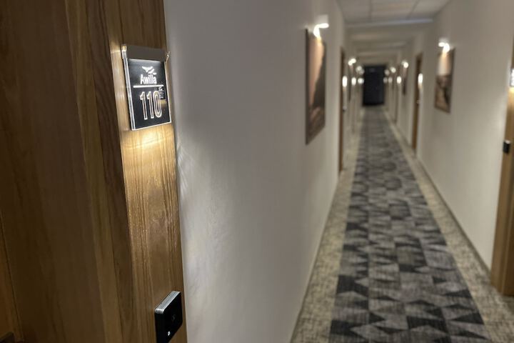 Ballroom/Hall 41 of 61