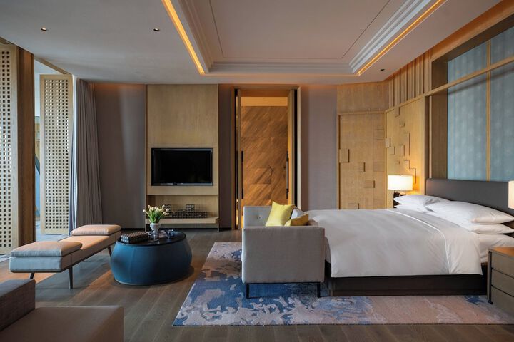 Room 28 of 151