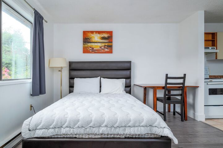 Room 5 of 13