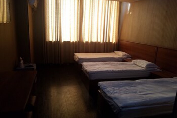 Room 5 of 19