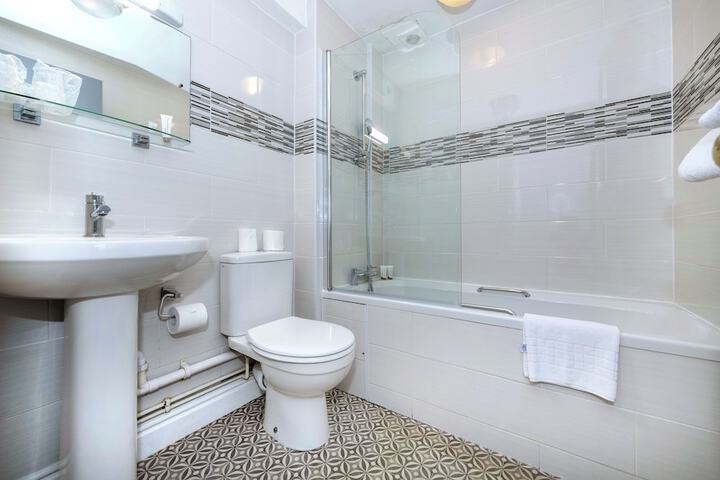 Clean Restrooms