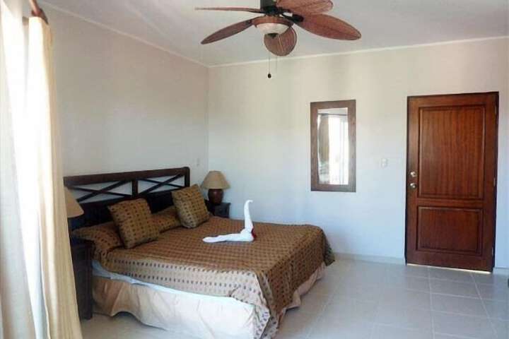Room 6 of 37