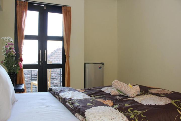 Room 6 of 32
