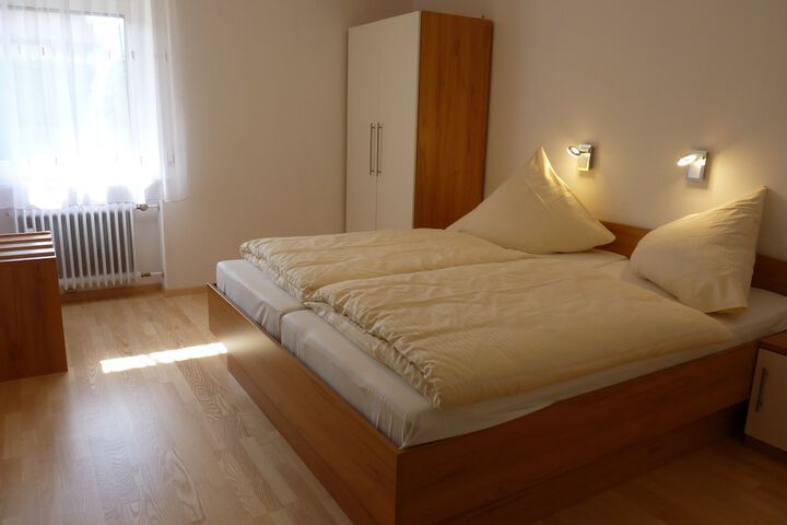 Room 3 of 68