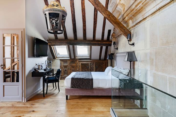 Room 30 of 79