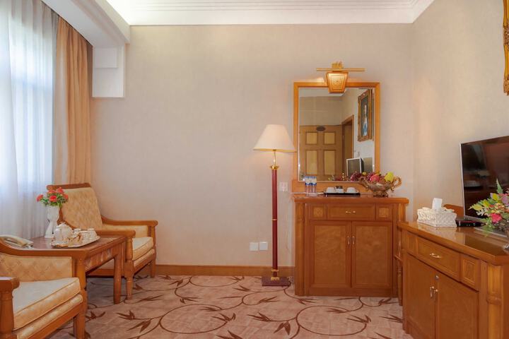Room 13 of 40