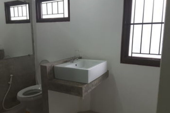 Room 4 of 40