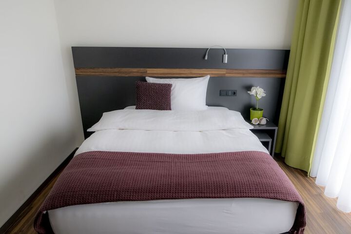 Room 10 of 73