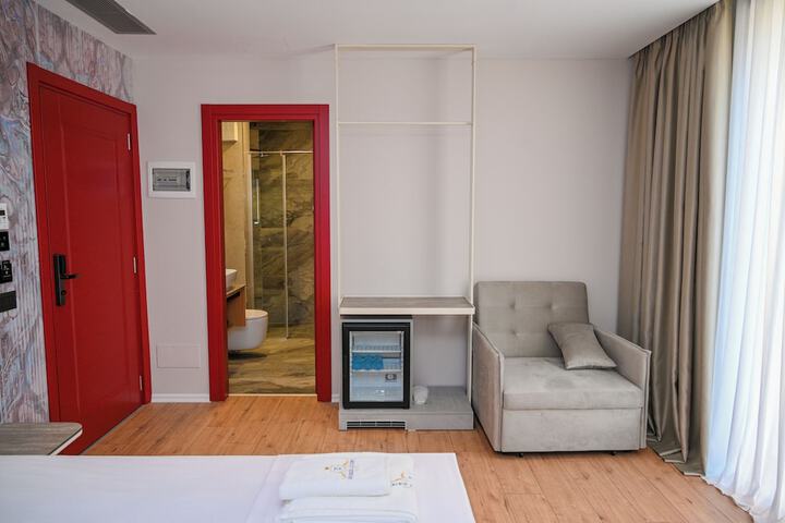 Room 22 of 86