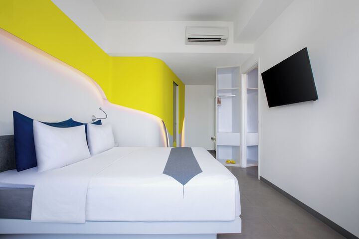Room 9 of 34