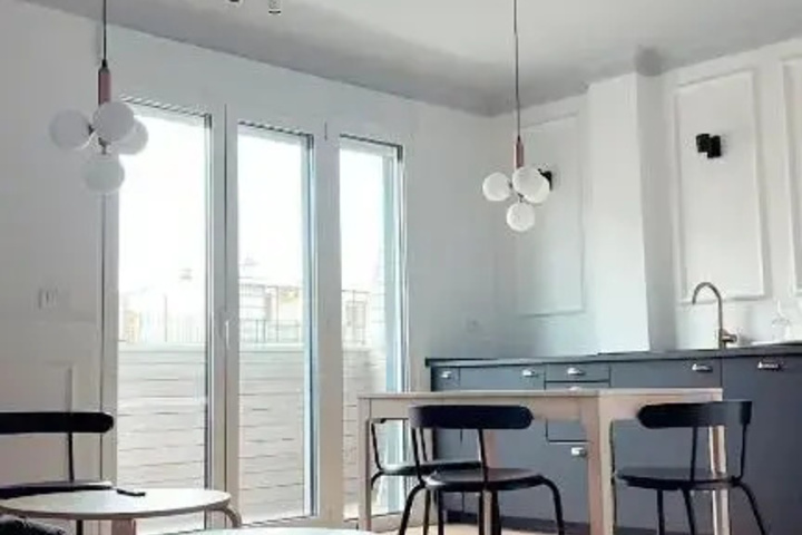Dining 3 of 4