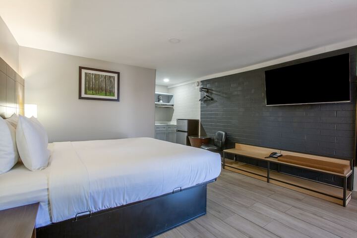 Room 32 of 85