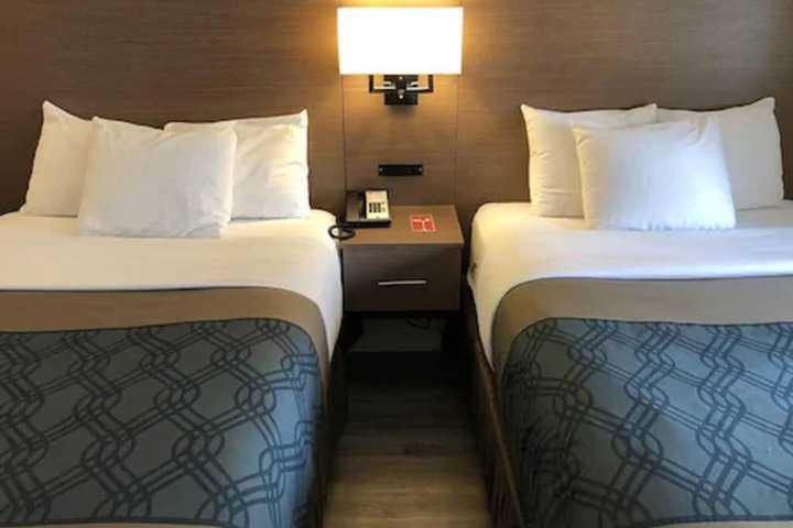 Room 12 of 40