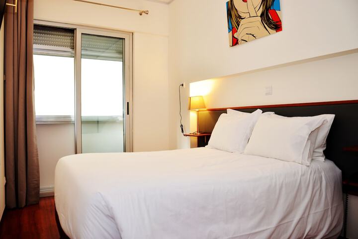 Room 10 of 37
