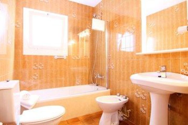Room 2 of 21