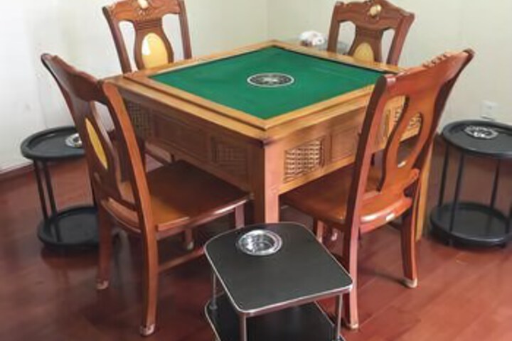 Room 7 of 8