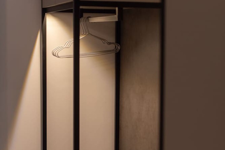 Room 25 of 106