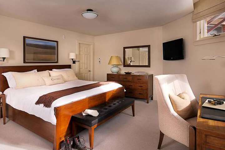 Room 42 of 279