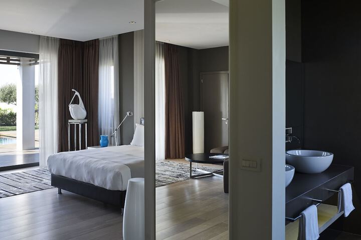 Room 38 of 185