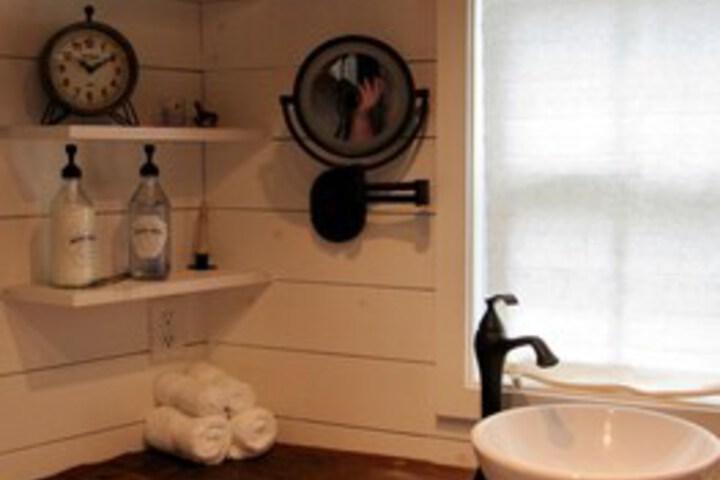 Room 10 of 204