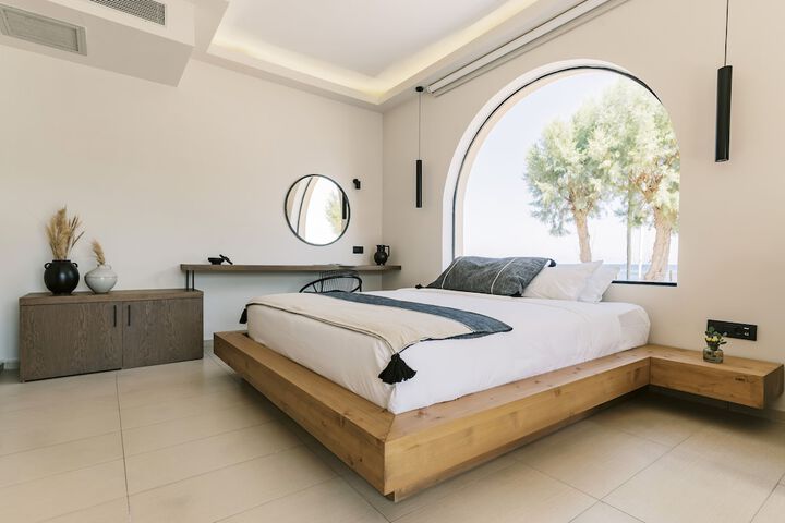 Room 16 of 100