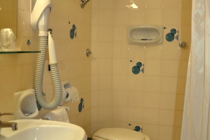 Room 10 of 23