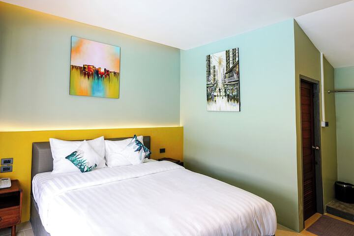 Room 10 of 30