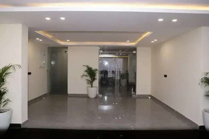 Room 7 of 12