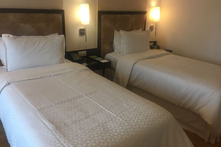 Room 4 of 62