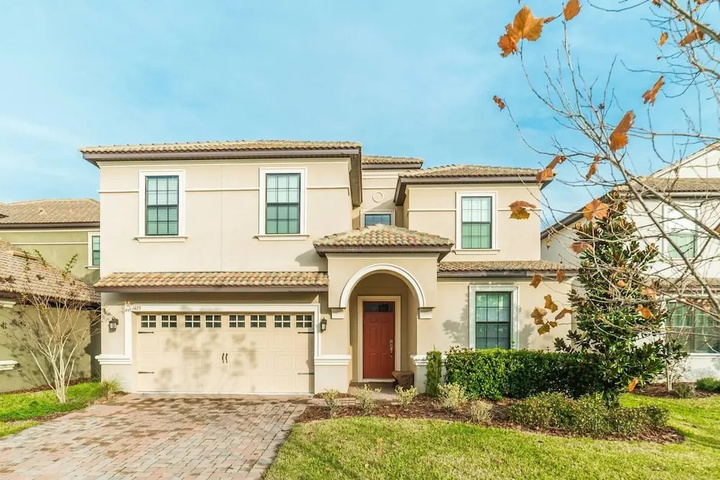 1425 Thunderbird Road