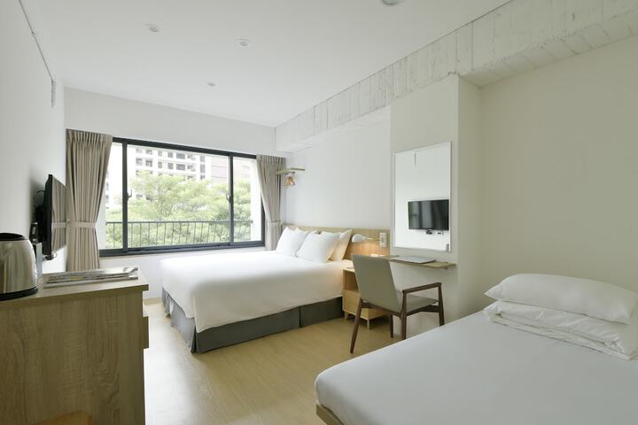 Room 50 of 77