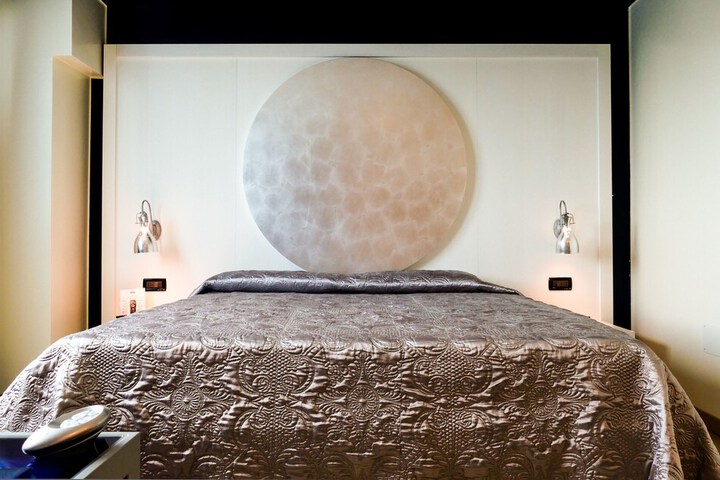 Room 5 of 48