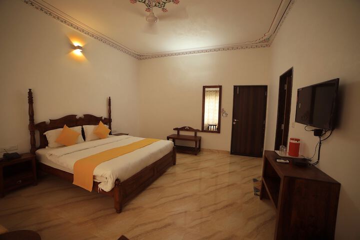 Room 14 of 48