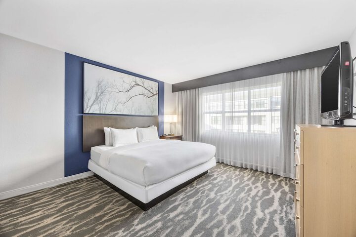 Room 6 of 24