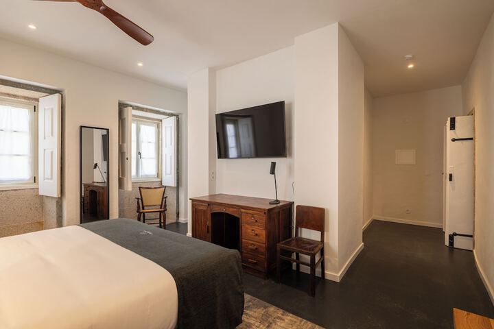 Room 53 of 100
