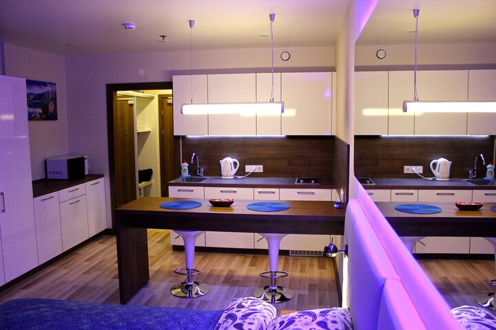 Room 8 of 17