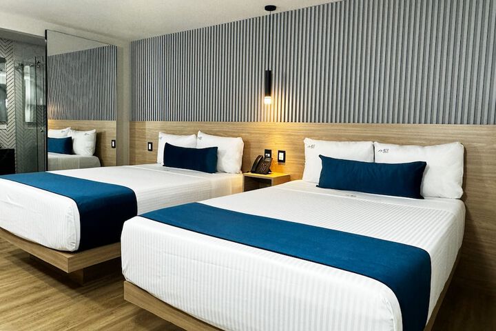 Room 7 of 11