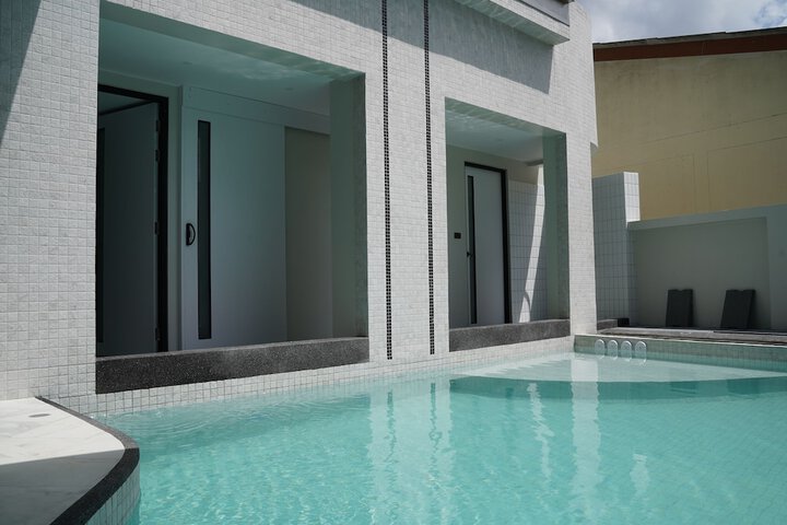 Pool 24 of 46