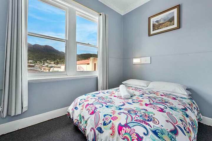 Room 15 of 30