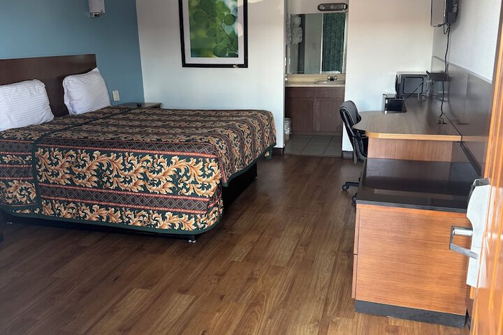 Room 5 of 26