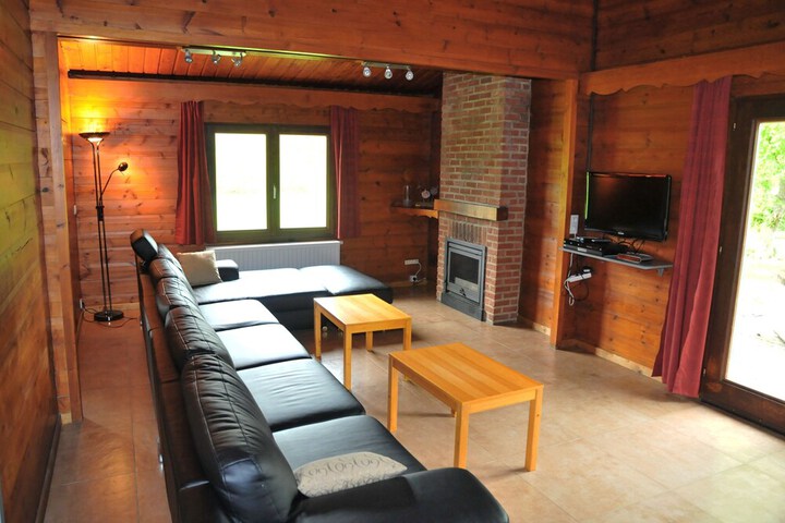 Room 13 of 23