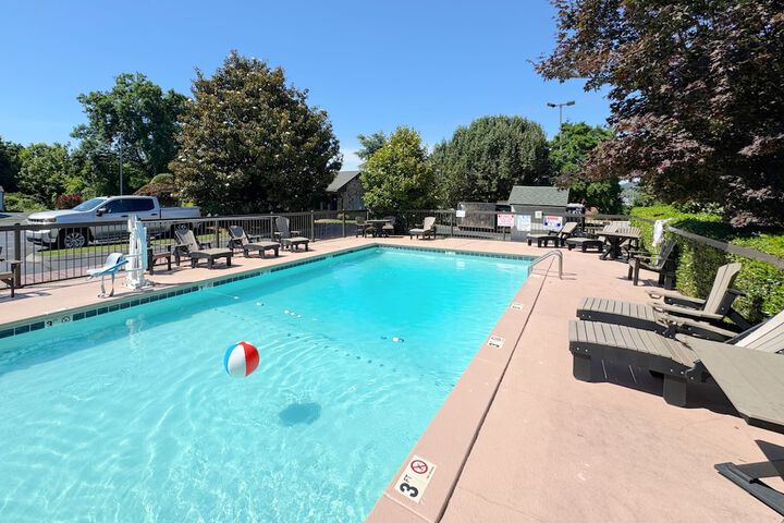 Pools & Facilities